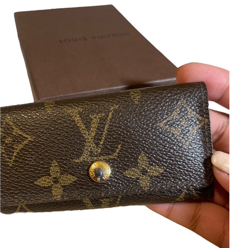 Louis Vuitton Key Case - Picture 2 of 7